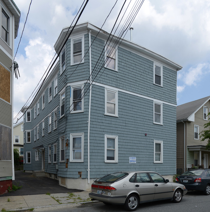 19 Monticello St in Providence, RI - Building Photo