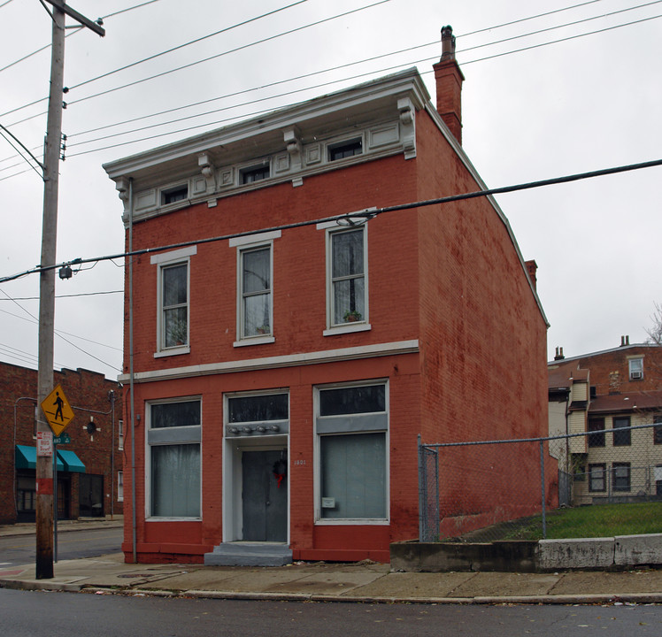 1801 Highland Ave in Cincinnati, OH - Building Photo