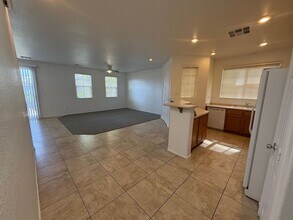 6128 Pine Villa Ave in Las Vegas, NV - Building Photo - Building Photo