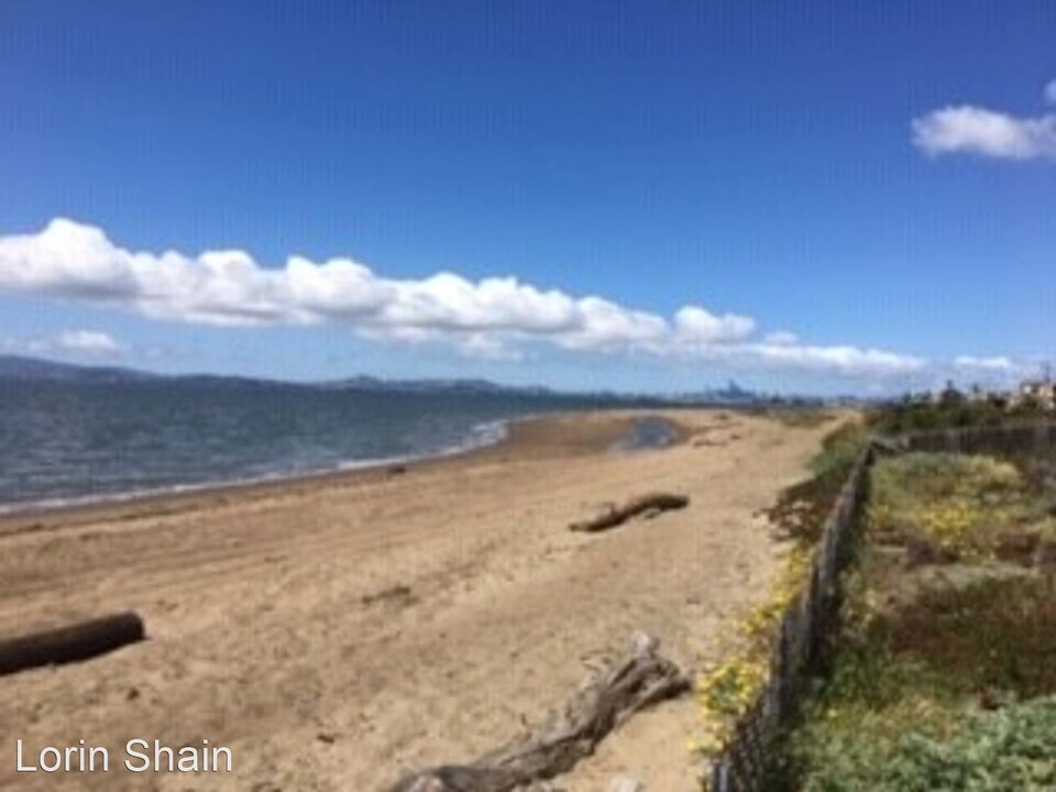 2019 Shore Line Dr in Alameda, CA - Building Photo