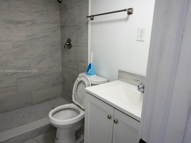 20601 SW 116th Rd in Miami, FL - Building Photo - Building Photo