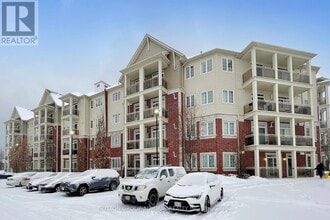 80 Aspen Springs Dr in Bowmanville, ON - Building Photo - Building Photo