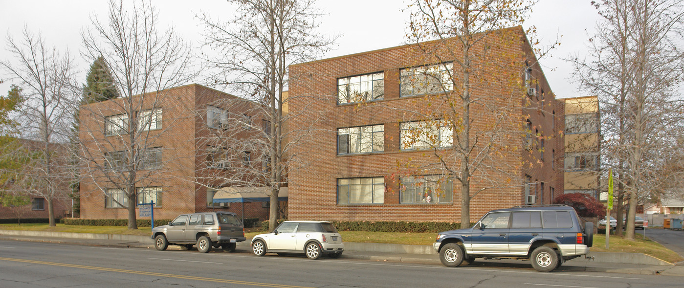 Cottage Hill in Yakima, WA - Building Photo