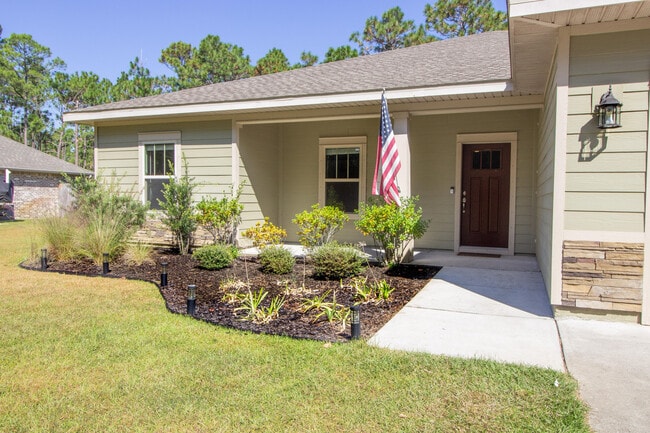 8174 Miranda St in Navarre, FL - Building Photo - Building Photo