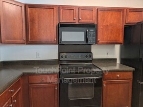 2104 Sardony Ln in Charlotte, NC - Foto de edificio - Building Photo