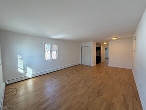 155 Ledge-Landing Rd in Roxbury Township, NJ - Building Photo - Building Photo