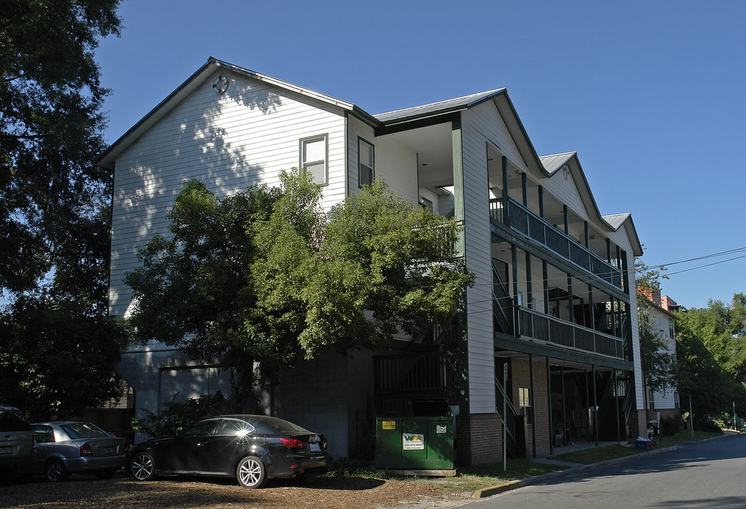 1615 NW 3rd Ave in Gainesville, FL - Foto de edificio