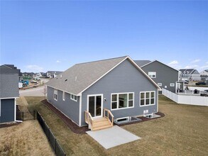 10142 Arrowwood Trl in Woodbury, MN - Building Photo - Building Photo