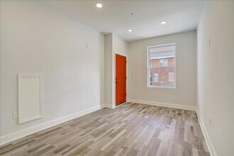 95 E Duval St in Philadelphia, PA - Building Photo - Building Photo
