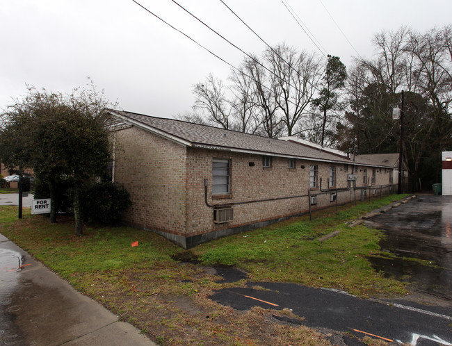 1745 Savannah Hwy in Charleston, SC - Building Photo - Building Photo