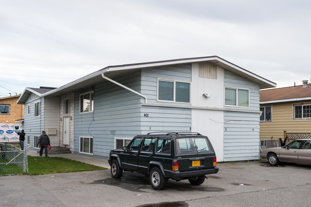 401 Mumford St in Anchorage, AK - Building Photo