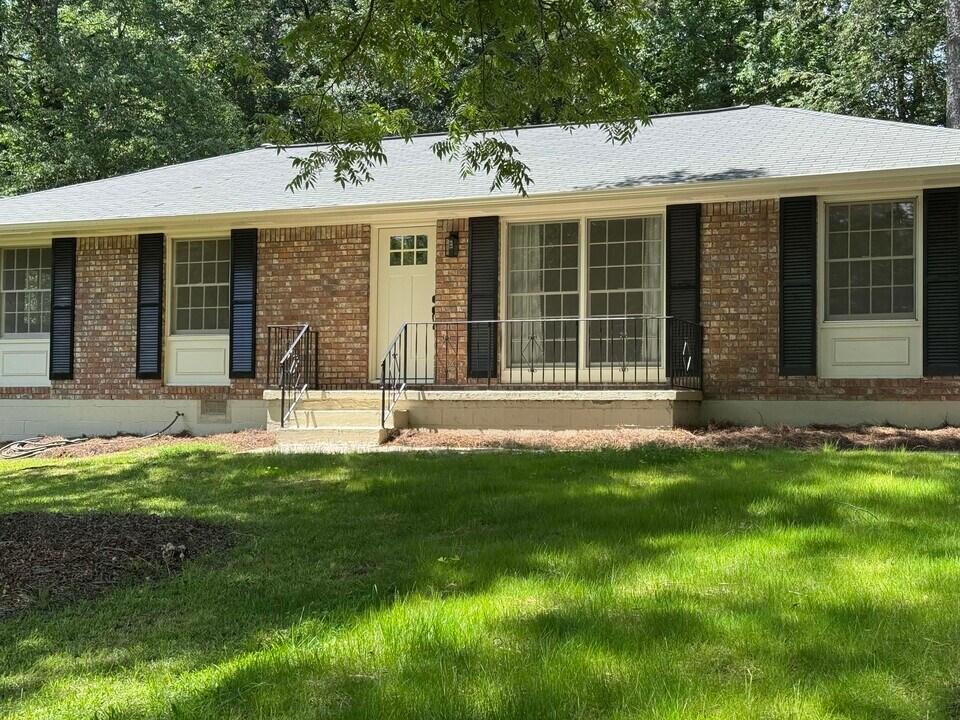 4277 Citizen Cir in Austell, GA - Building Photo