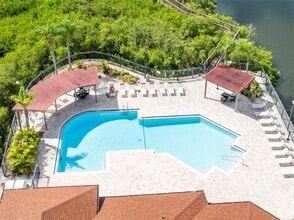 4345 Bayside Village Dr in Town 'n' Country, FL - Building Photo - Building Photo