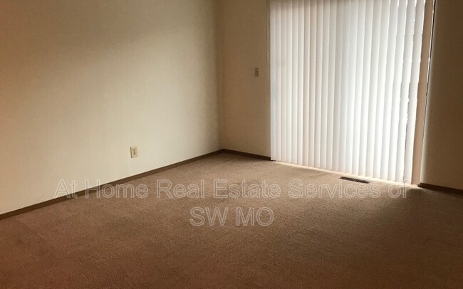 753 E Bain St in Ozark, MO - Building Photo - Building Photo