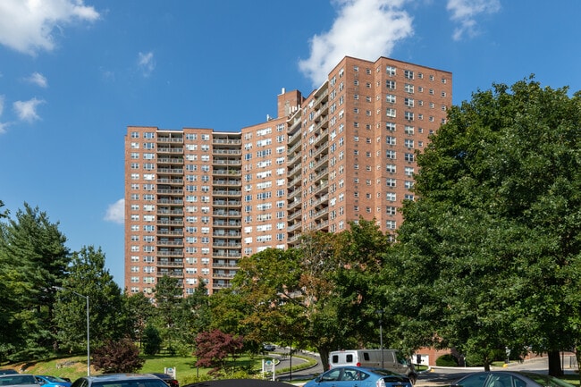 Skyview on the Hudson in Bronx, NY - Foto de edificio - Building Photo