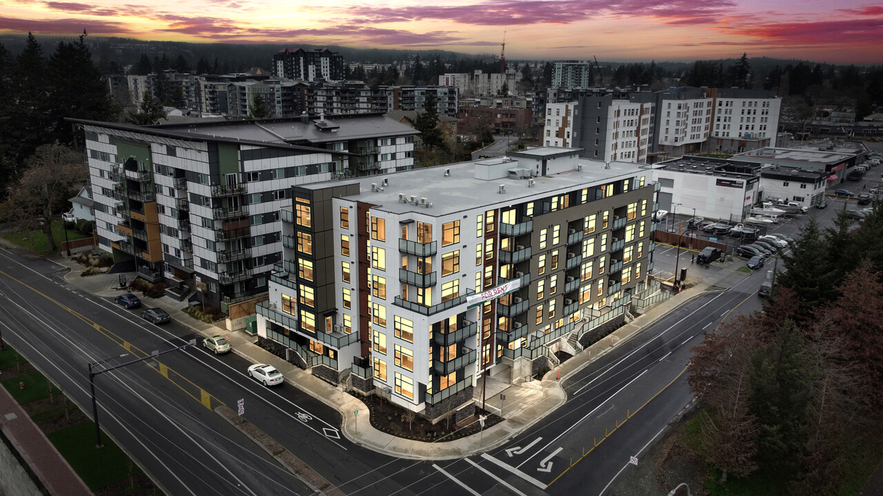 705 Station Ave in Victoria, BC - Building Photo