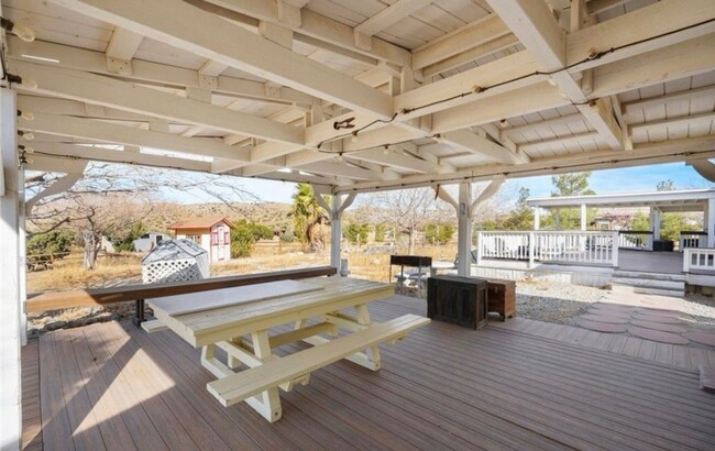 11657 Fort Tejon Rd in Pearblossom, CA - Building Photo - Building Photo