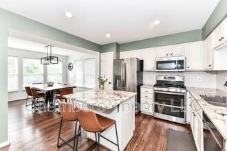 235 Shirley Square SE in Leesburg, VA - Building Photo - Building Photo