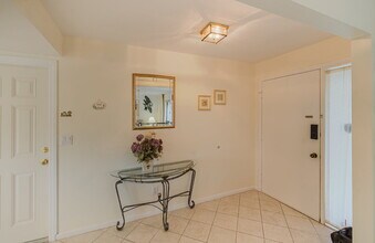 403 SE 33rd Terrace in Cape Coral, FL - Foto de edificio - Building Photo