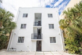 1345 Pennsylvania Ave, Unit 3 in Miami Beach, FL - Building Photo - Building Photo