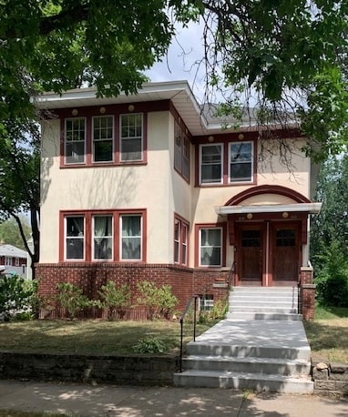 property at 819 Laurel Ave