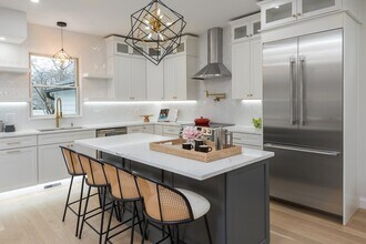 6 Gordon Rd in Arlington, MA - Building Photo - Building Photo