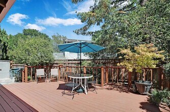 405 Cunningham Way in San Bruno, CA - Foto de edificio - Building Photo