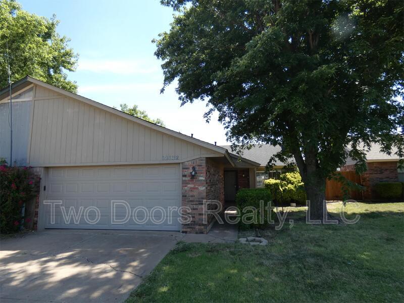 12132 N Dewey Ave in Oklahoma City, OK - Building Photo