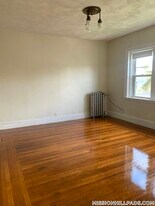 12 Wait St, Unit 1R in Boston, MA - Building Photo