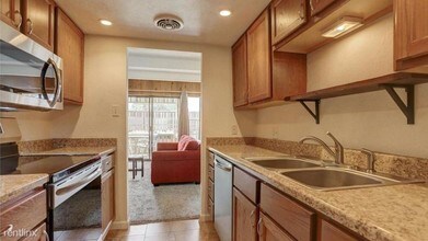 2525 S Dayton Way in Denver, CO - Building Photo - Building Photo