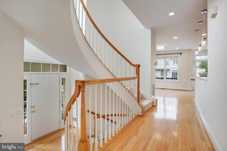141 Herndon Mill Cir in Herndon, VA - Building Photo - Building Photo