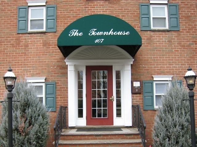 The Townhouse in South Orange, NJ - Building Photo - Building Photo