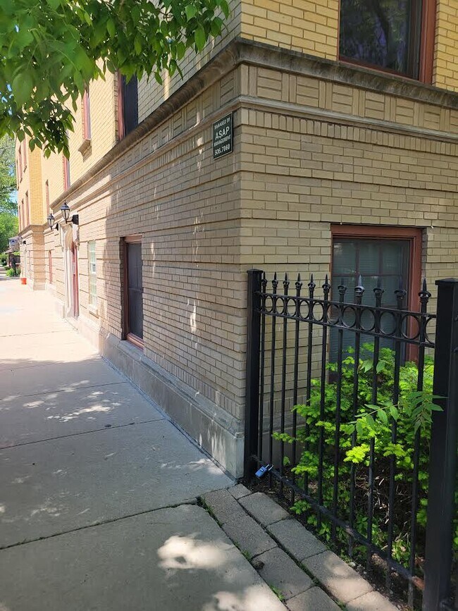 2704 W Ainslie St, Unit #  03 in Chicago, IL - Building Photo - Building Photo