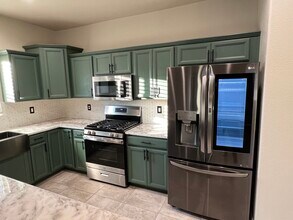 3618 Carolina Ave in Kingman, AZ - Foto de edificio - Building Photo