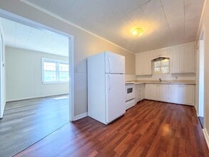 514 Eshelman St in McPherson, KS - Building Photo - Building Photo