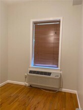 41-32 44th St-Unit -2C in Queens, NY - Building Photo - Building Photo