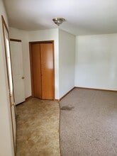 100 7th St NE, Unit 8 in Perham, MN - Building Photo - Building Photo
