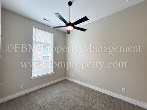 335 Country Meadows Blvd in Waxahachie, TX - Building Photo - Building Photo