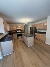 5 Rolling Hill Dr in Patchogue, NY - Building Photo - Building Photo