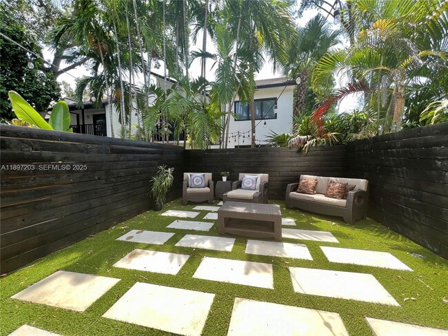 property at 3220 W Trade Ave