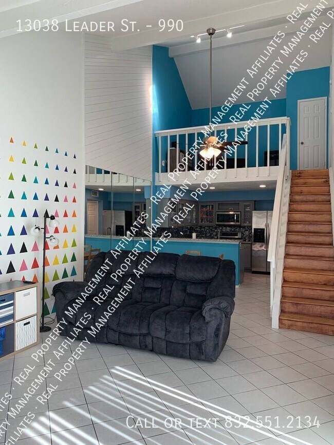 13038 Leader St photo'