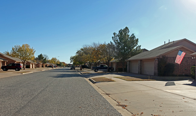 Meadow Glen Townhomes in Lubbock, TX - Building Photo - Building Photo