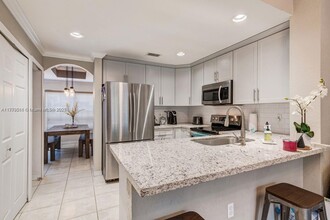 8544 NW 140th Terrace in Miami Lakes, FL - Building Photo - Building Photo