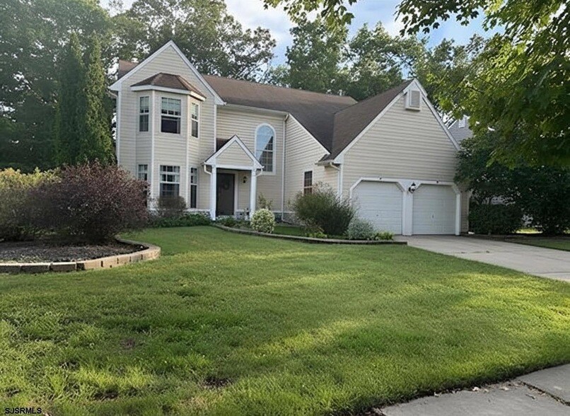 106 Beresford Dr in Egg Harbor Township, NJ - Building Photo