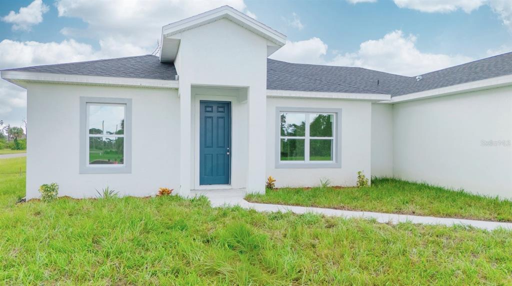 46 Master Dr in Placida, FL - Building Photo