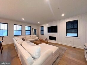 986 Henry Ave in Wayne, PA - Building Photo - Building Photo