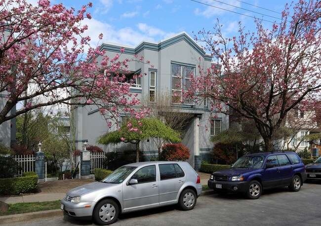 Emerald Court in Vancouver, BC - Building Photo - Building Photo
