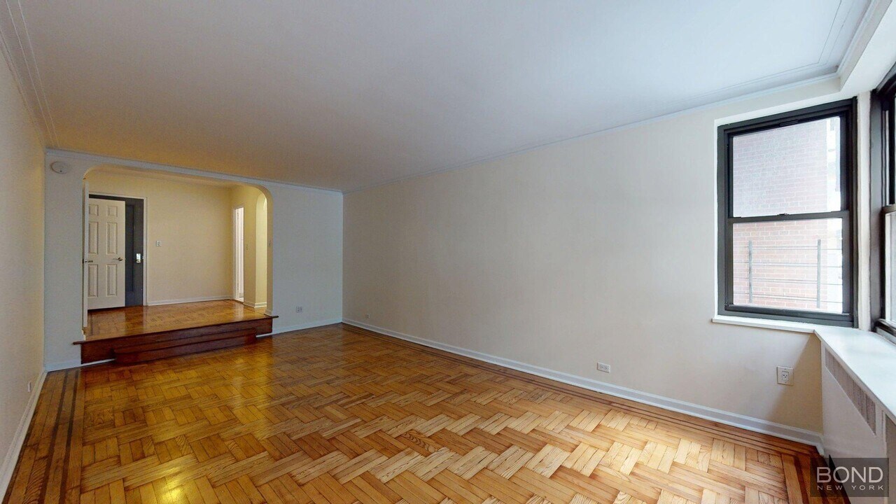 124 E 24th St in New York, NY - Building Photo