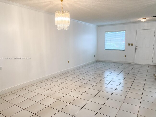 3810 SW 108th Ave in Miami, FL - Foto de edificio - Building Photo