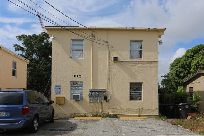 812 19th St in West Palm Beach, FL - Building Photo - Building Photo